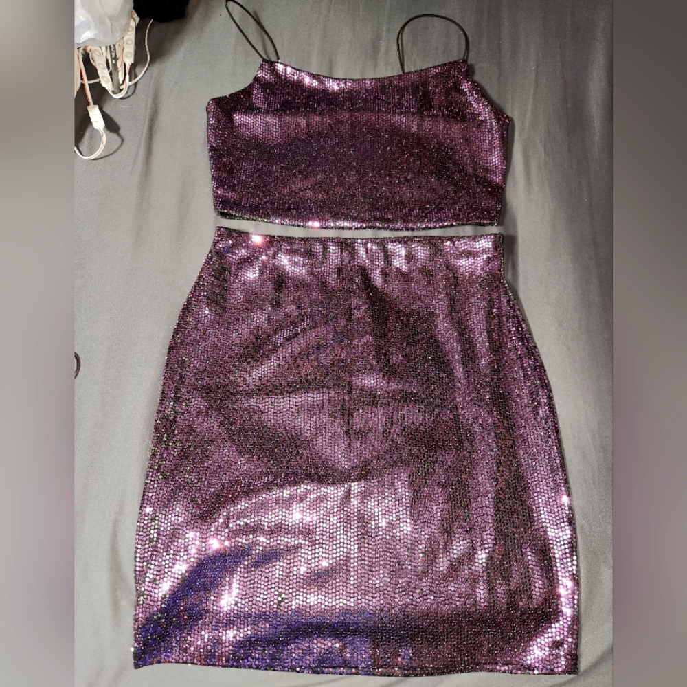2 piece sequin purple top with matching skirt (m)